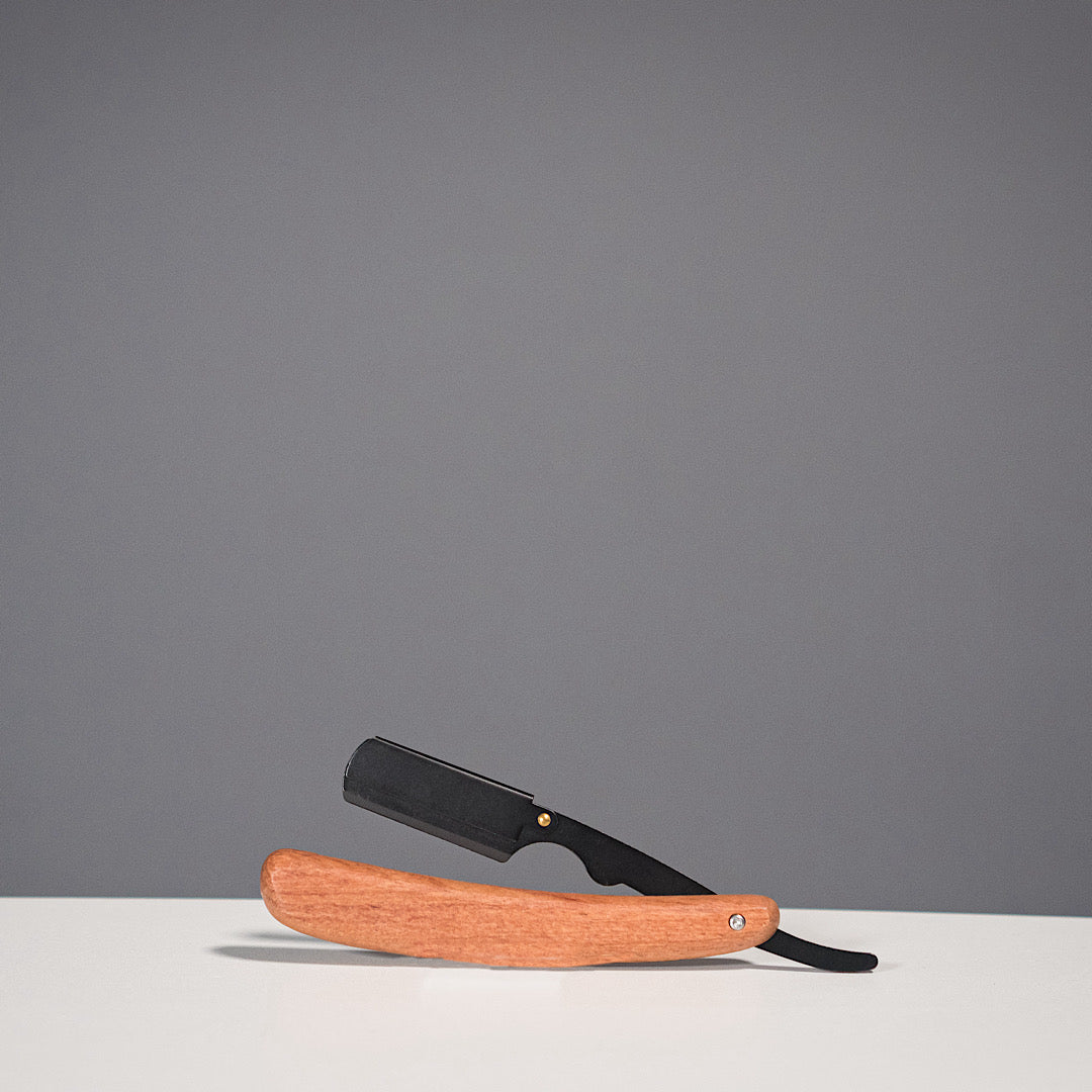 The Gentleman’s Edge – Folding Barber Razor